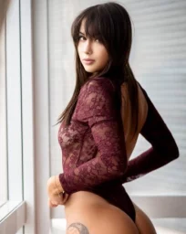 Lara 21 years London 1