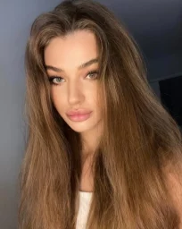 Marta 19 years London 2